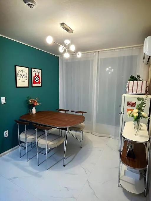 Clean & All New - Songridan-Gil, Seokchon Lake, Lotte World, Kspo Dome, Olympic Park, Han River, Asan Hospital, Coex Seoul 0*,