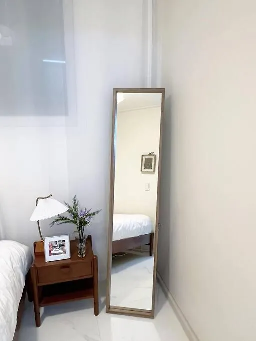 Clean & All New - Songridan-Gil, Seokchon Lake, Lotte World, Kspo Dome, Olympic Park, Han River, Asan Hospital, Coex Seul Coreia do Sul